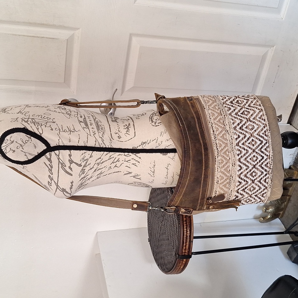 Myra Blending Taste Crossbody Shoulder Bag